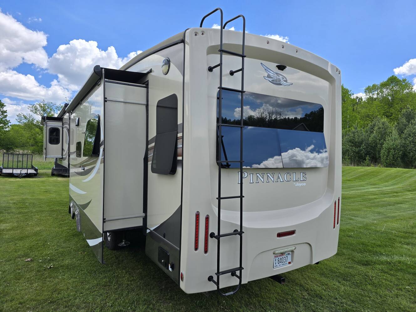 A photo of this 2019 Jayco PINNACLE 36SSWS