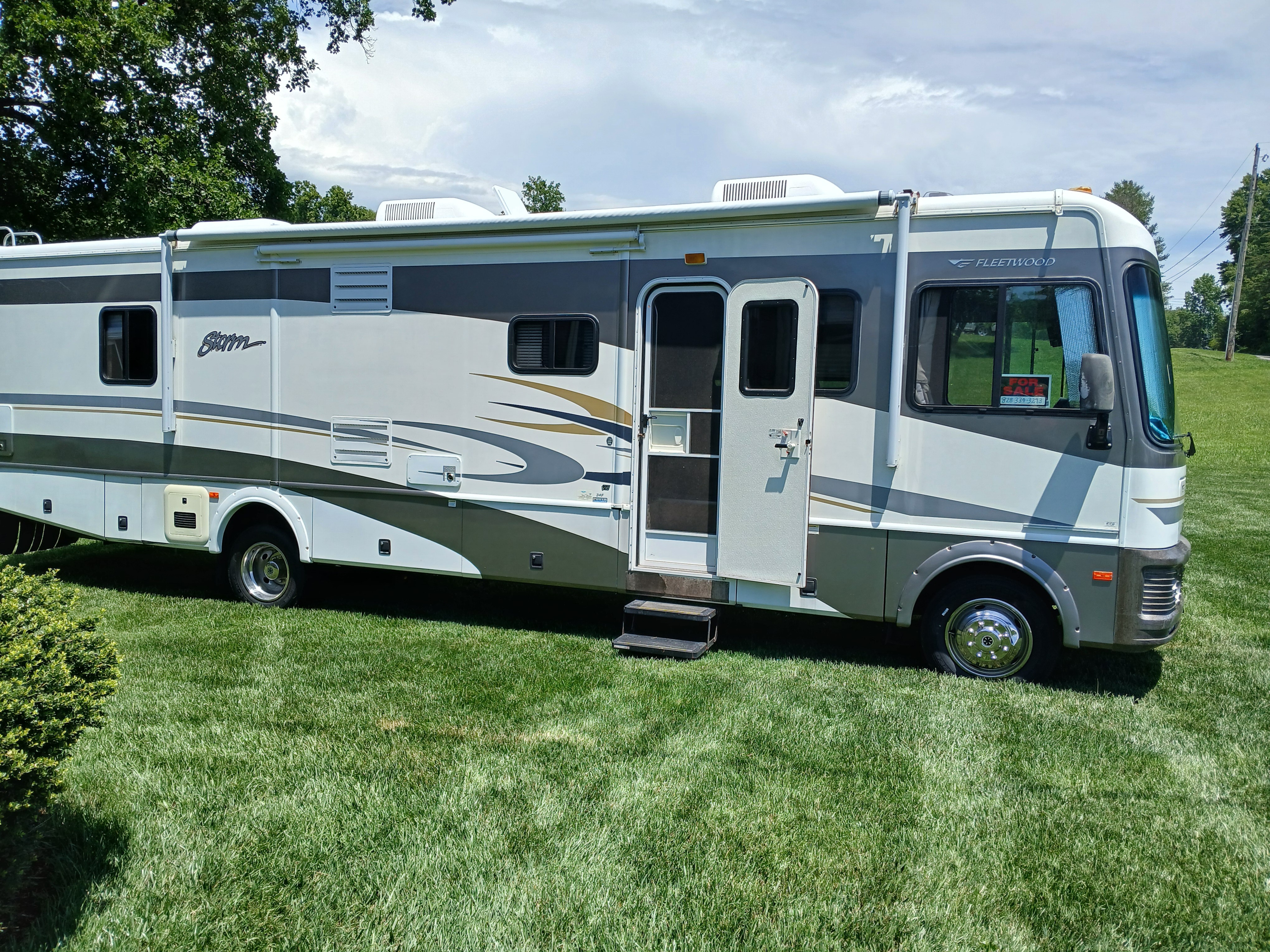 2005 Fleetwood STORM 34F in morganton NC
