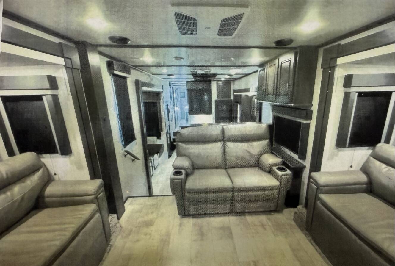 A photo of this 2022 Grand Design MOMENTUM 376THS