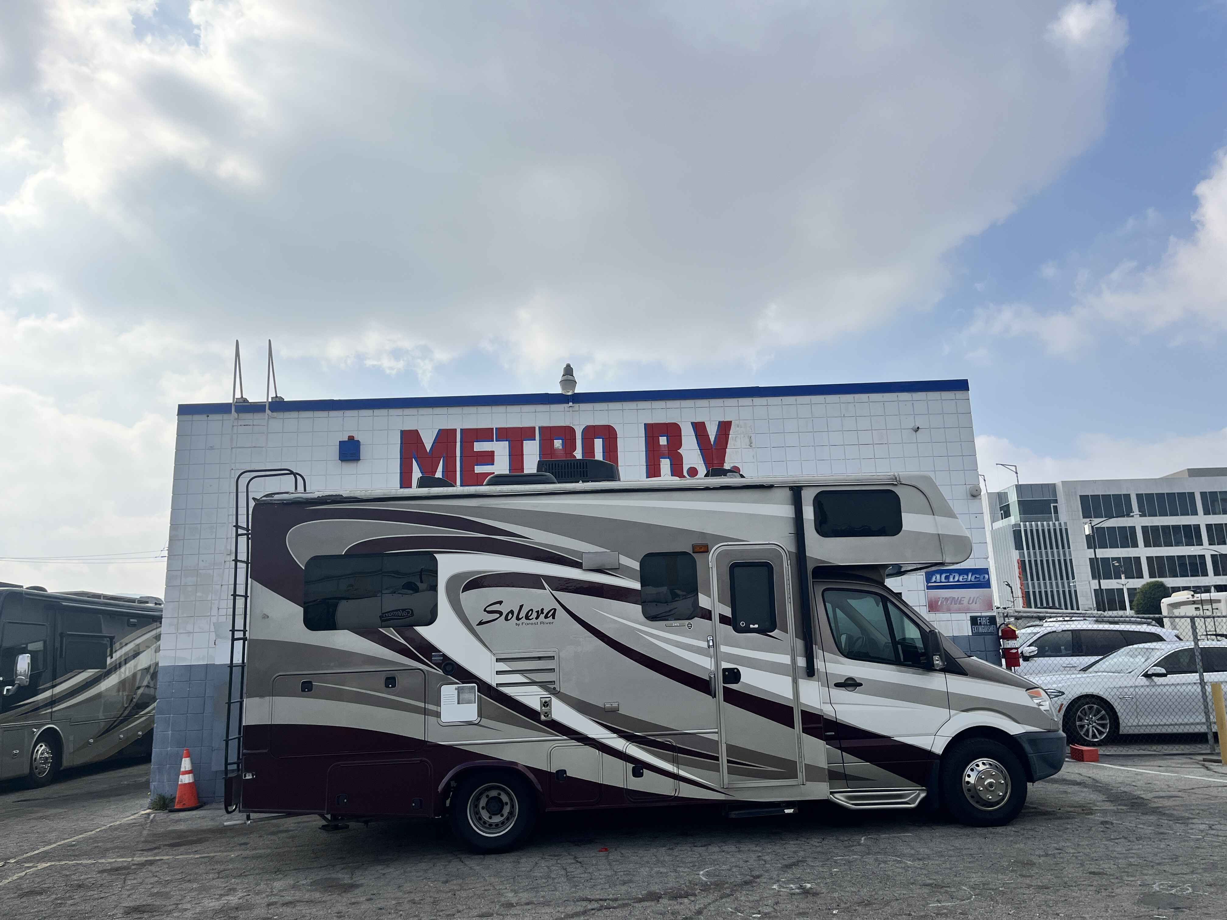 2013 Solera 24S GOLD in burbank CA