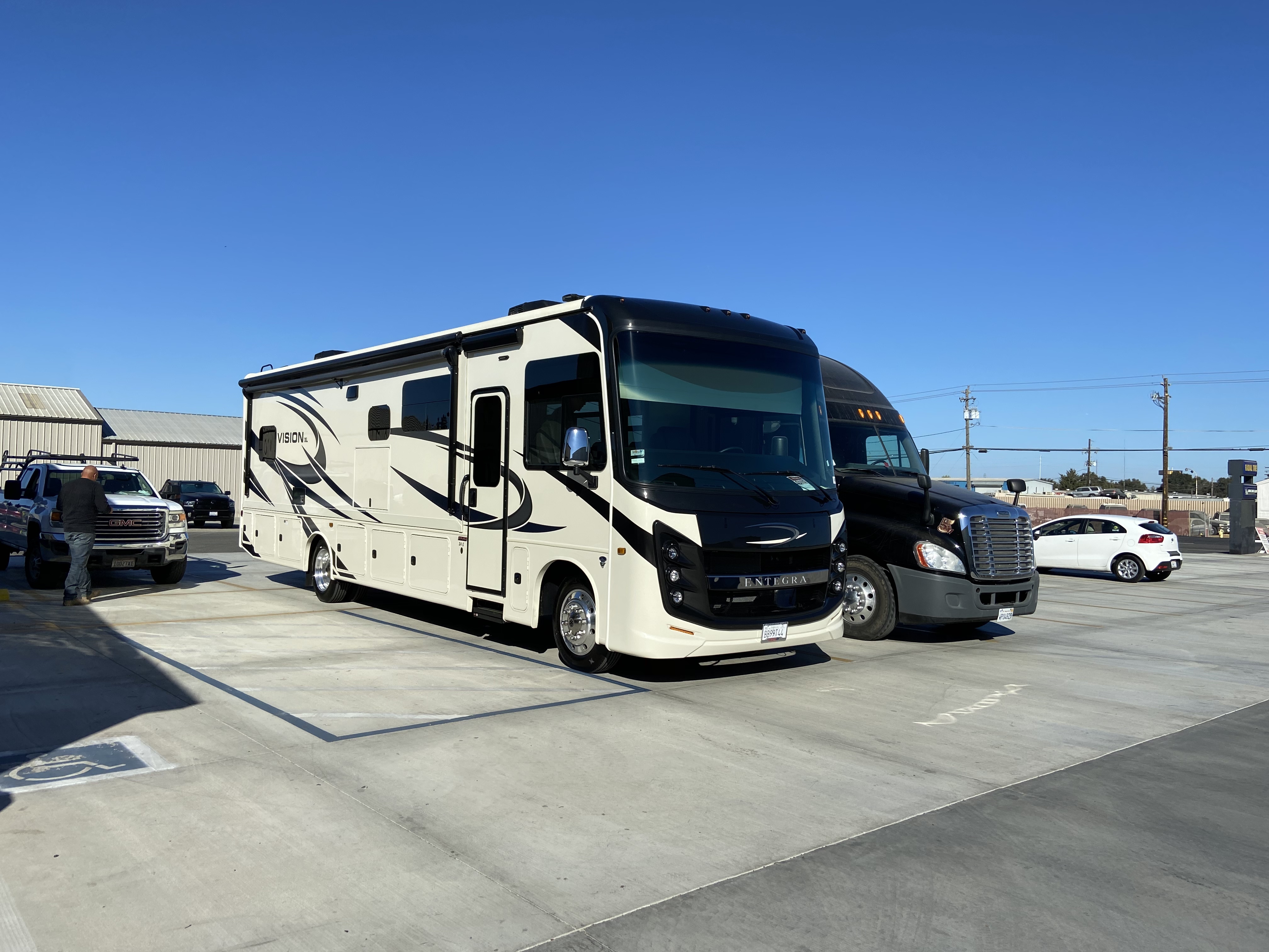 2021 Entegra Coach VISION XL 34G RV