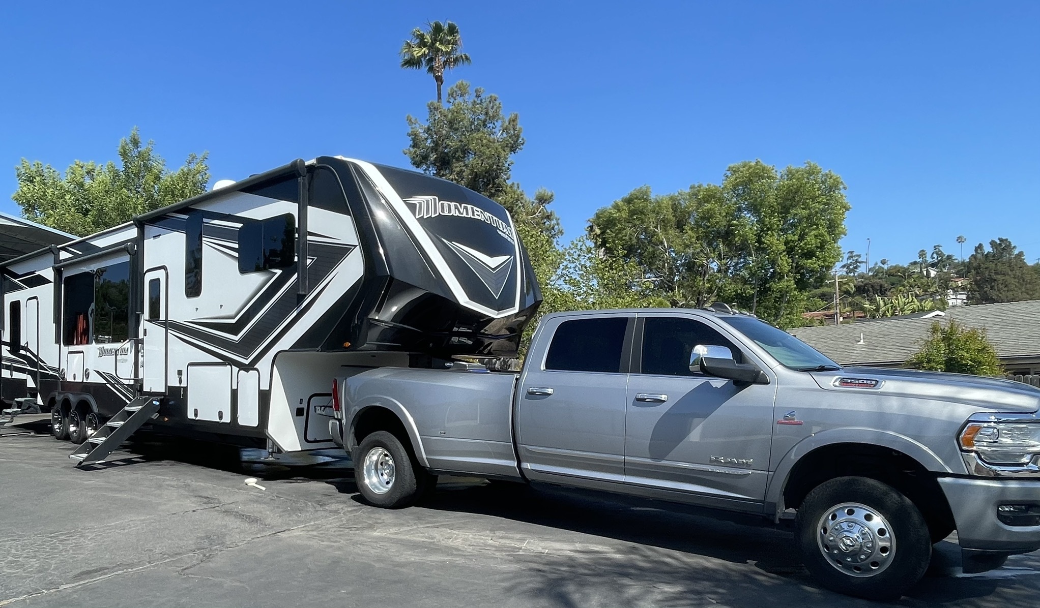 2021 Grand Design MOMENTUM 397TH in vista CA