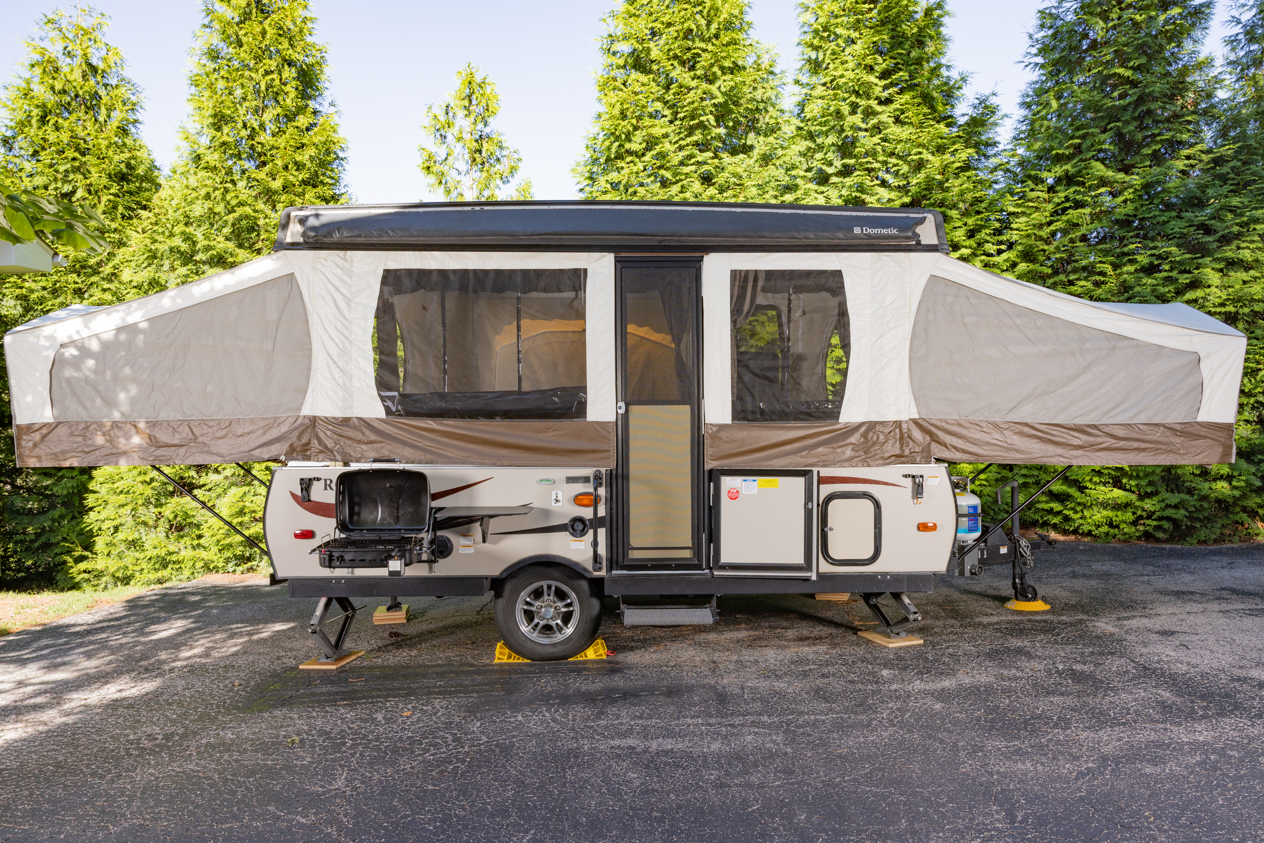 2017 Forest River ROCKWOOD FREEDOM 2318G RV