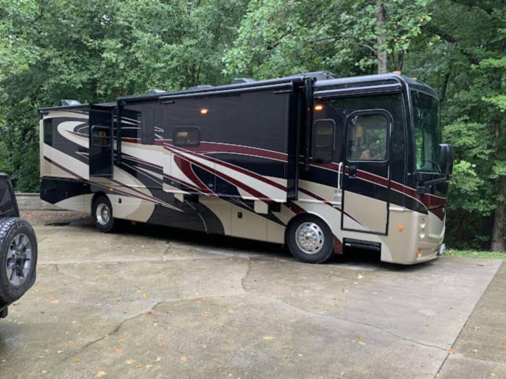 2018 Fleetwood Discovery 38N in henderson NC