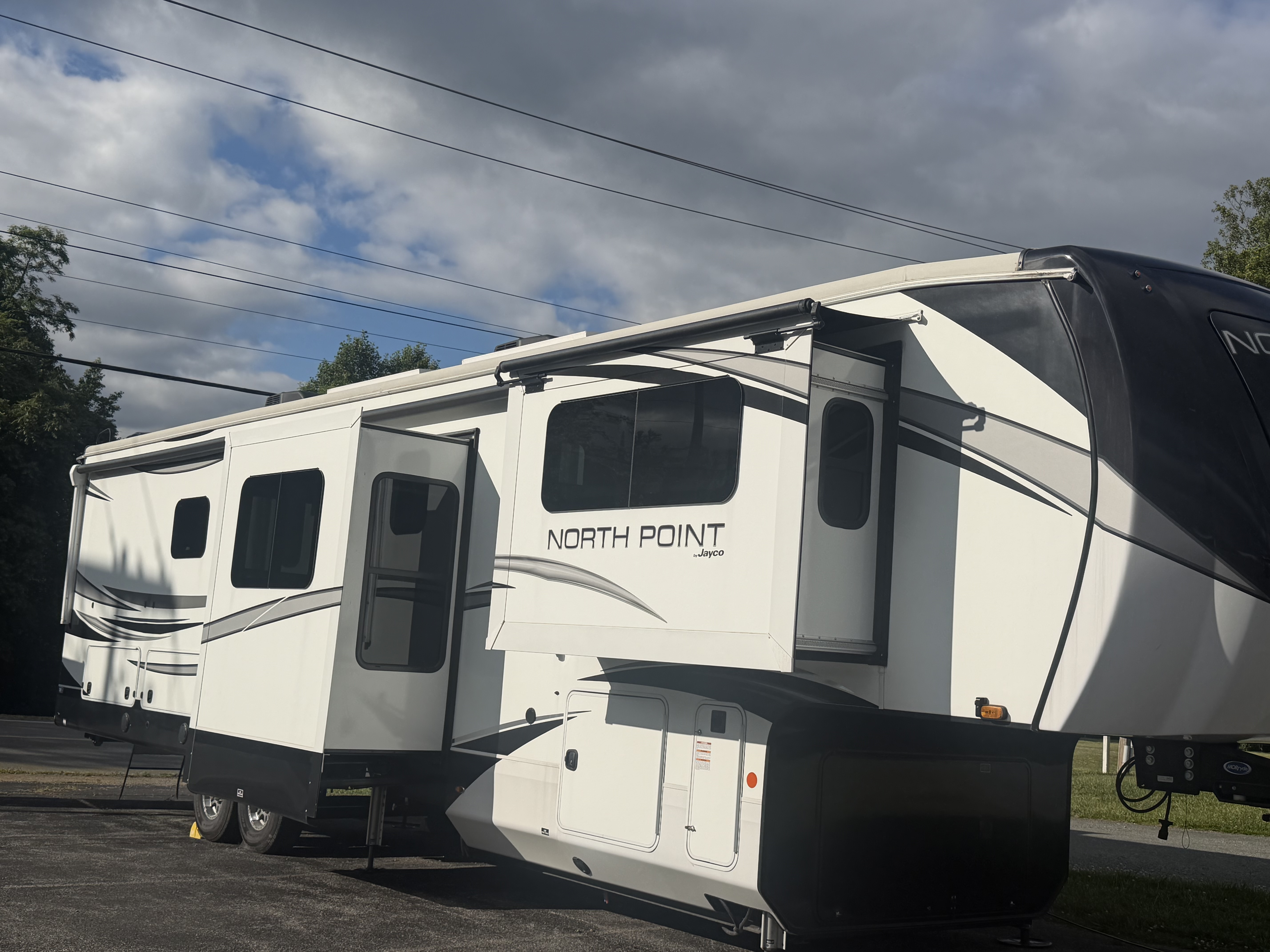 2022 Jayco NORTH POINT 382FLRB RV