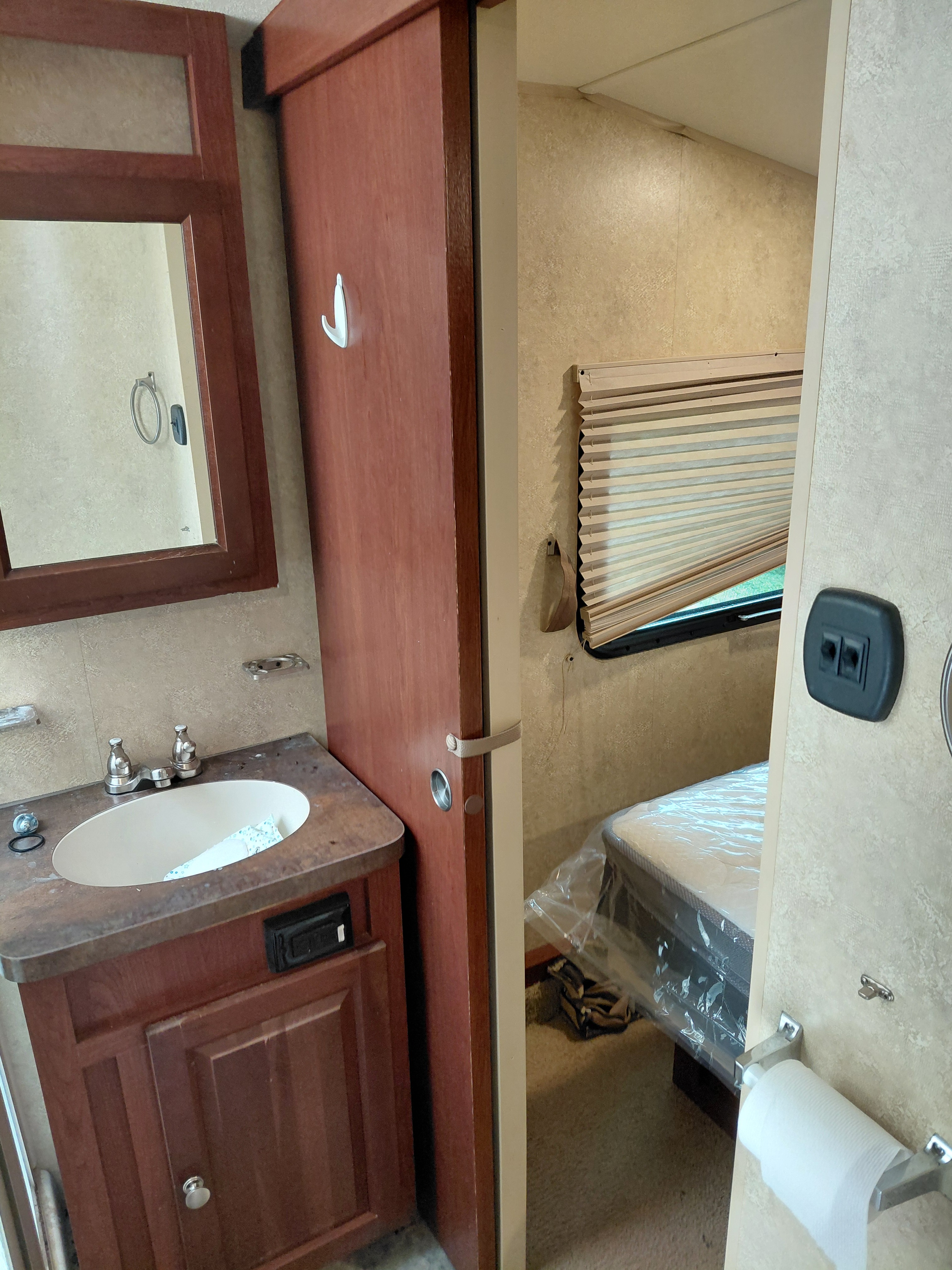 2016 Forest River FLAGSTAFF CLASSIC SUPER LITE 8528RLIKWS in chillicothe OH