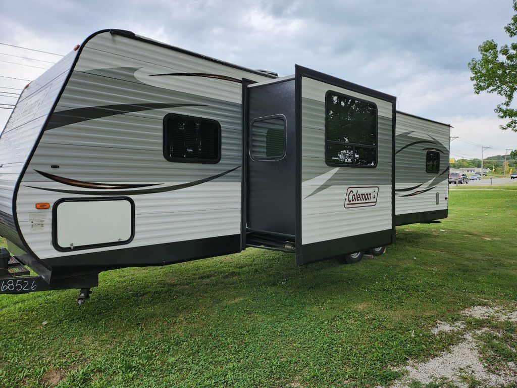 2016 Dutchmen Coleman Lantern 300TQ in gosport IN
