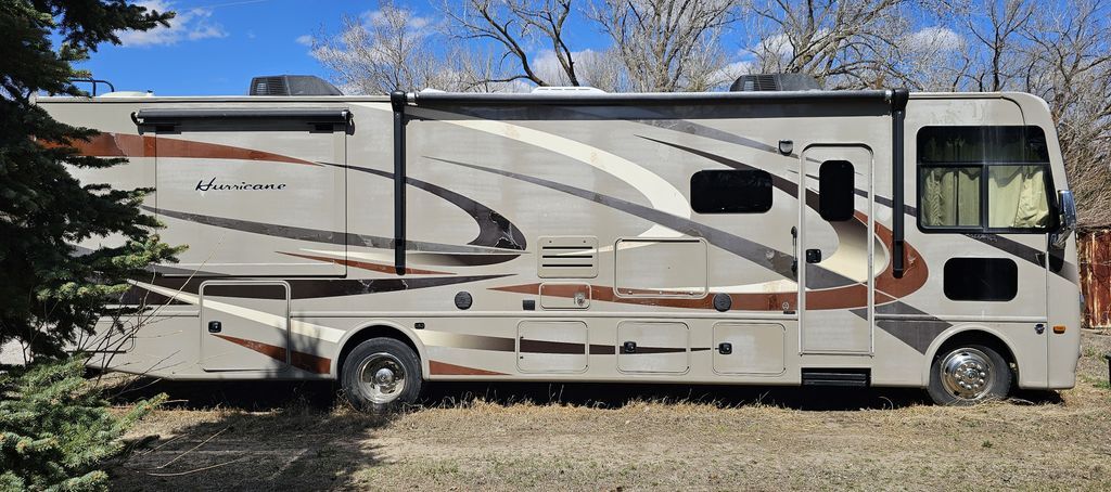 2014 Thor Motor Coach Hurricane 34E in alda NE