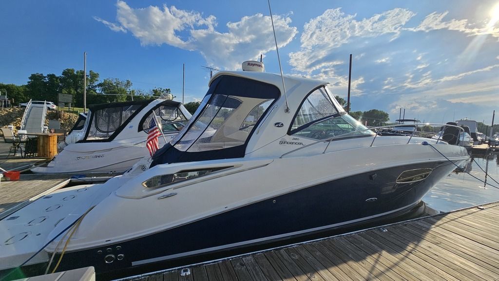 2008 Sea Ray 350 Sundancer in red wing MN