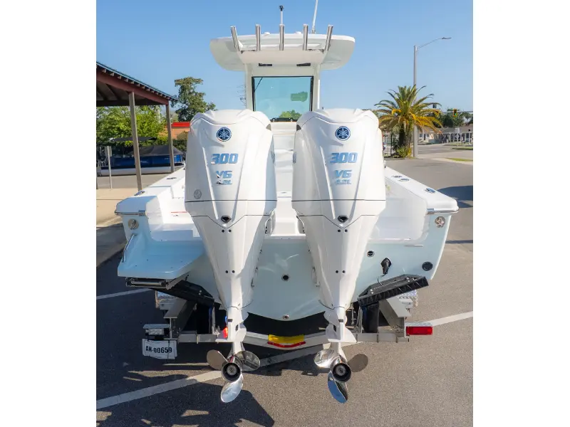 2027 Everglades 273CC