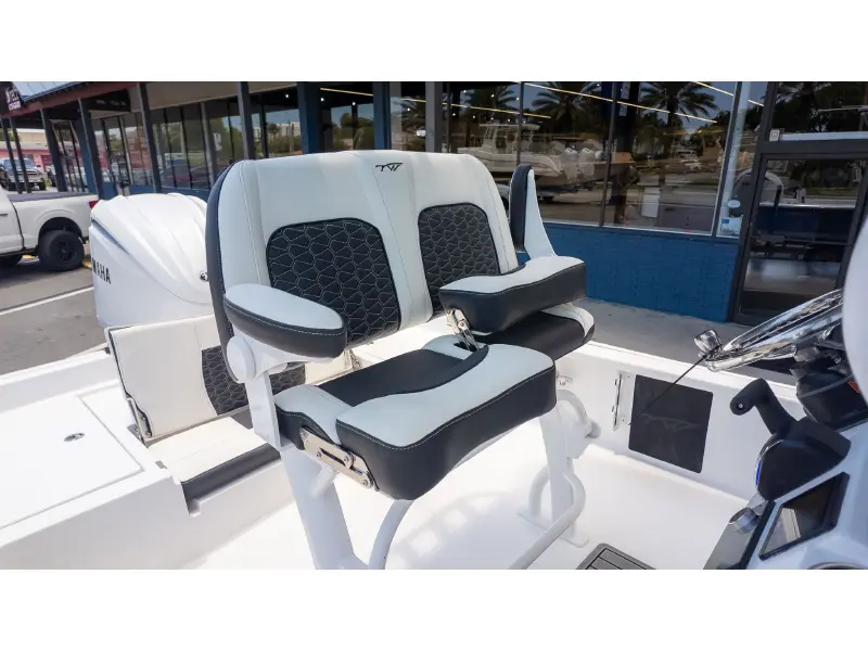 2027 Tidewater 2210 Carolina Bay