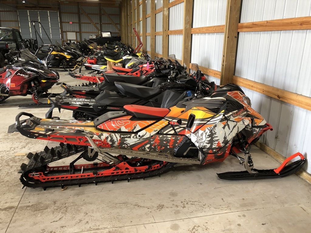 2022 Ski-Doo Summit® X® with Expert Package 850 E-TEC® Turbo 154  in johnson creek WI
