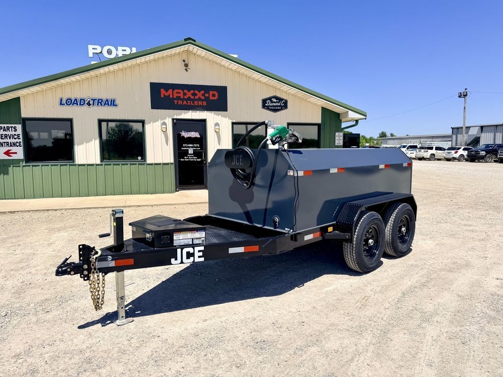 2027 JCE Trailers 990 Gallon Fuel Tank Trailer With Pump 14k GVWR *FARM/A in Poplar Bluff, MO