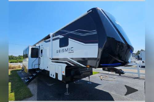 2026 Jayco Seismic 395 in gretna NE