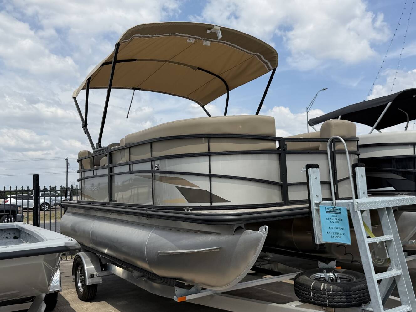 A photo of this 2026 Starcraft LX