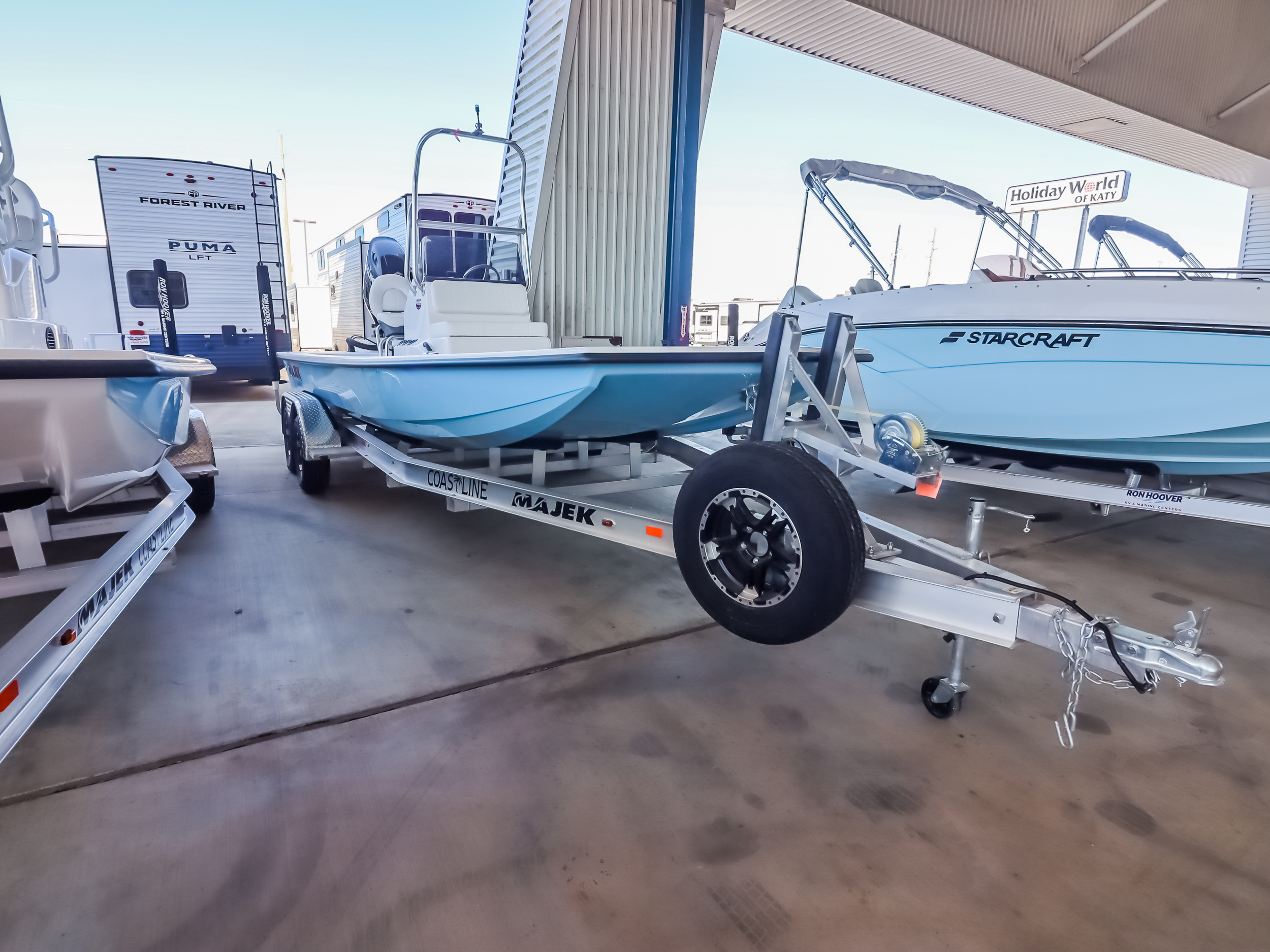 2026 Majek 2206 Illusion Bay Boat boat