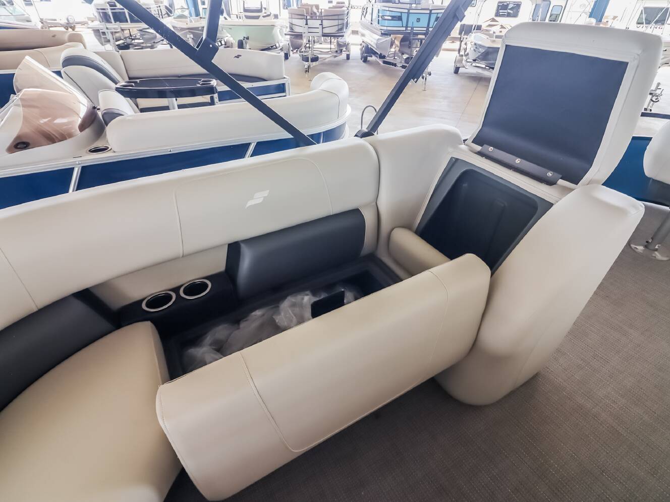 A photo of this 2026 Starcraft LX