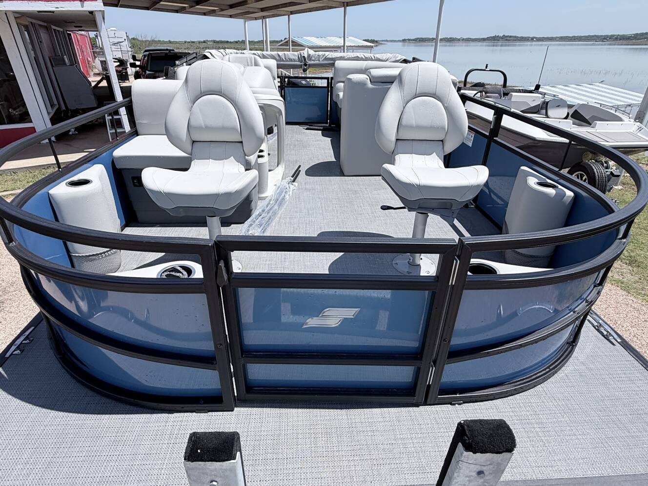 A photo of this 2026 Starcraft LX