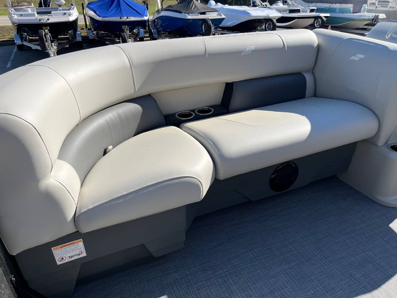 A photo of this 2026 Starcraft LX