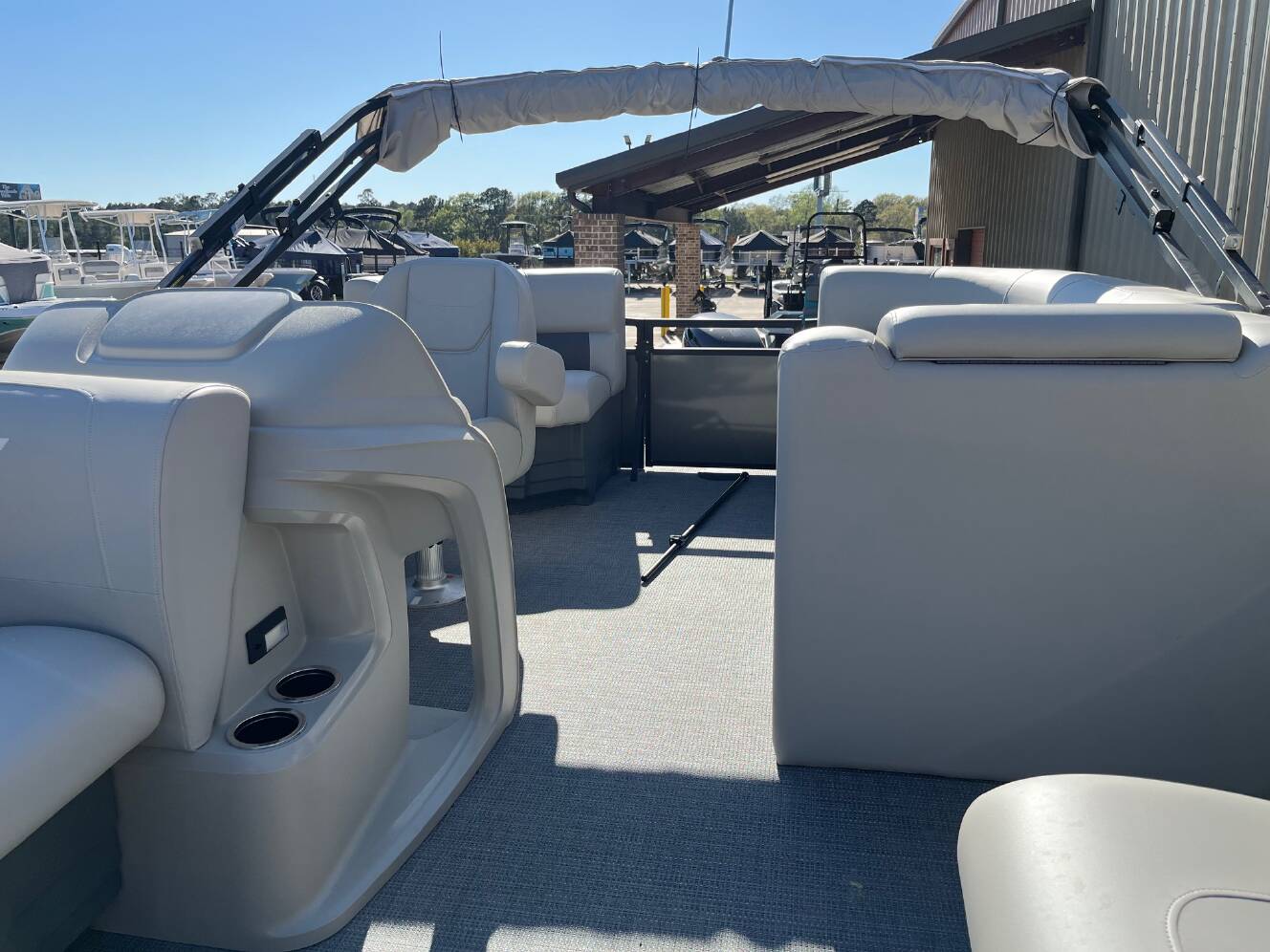 A photo of this 2026 Starcraft LX