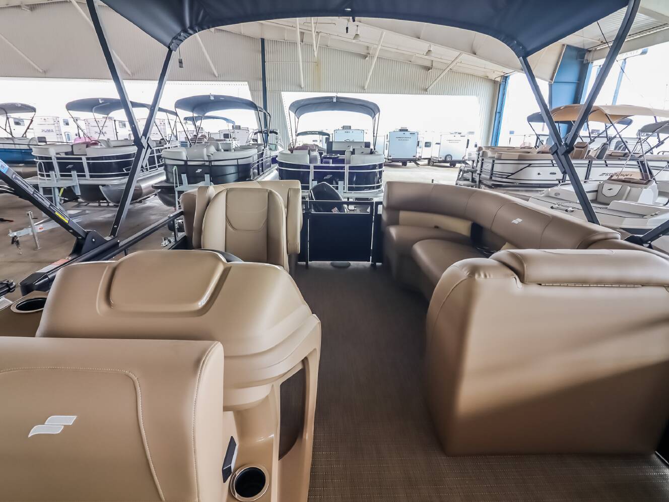 A photo of this 2026 Starcraft LX