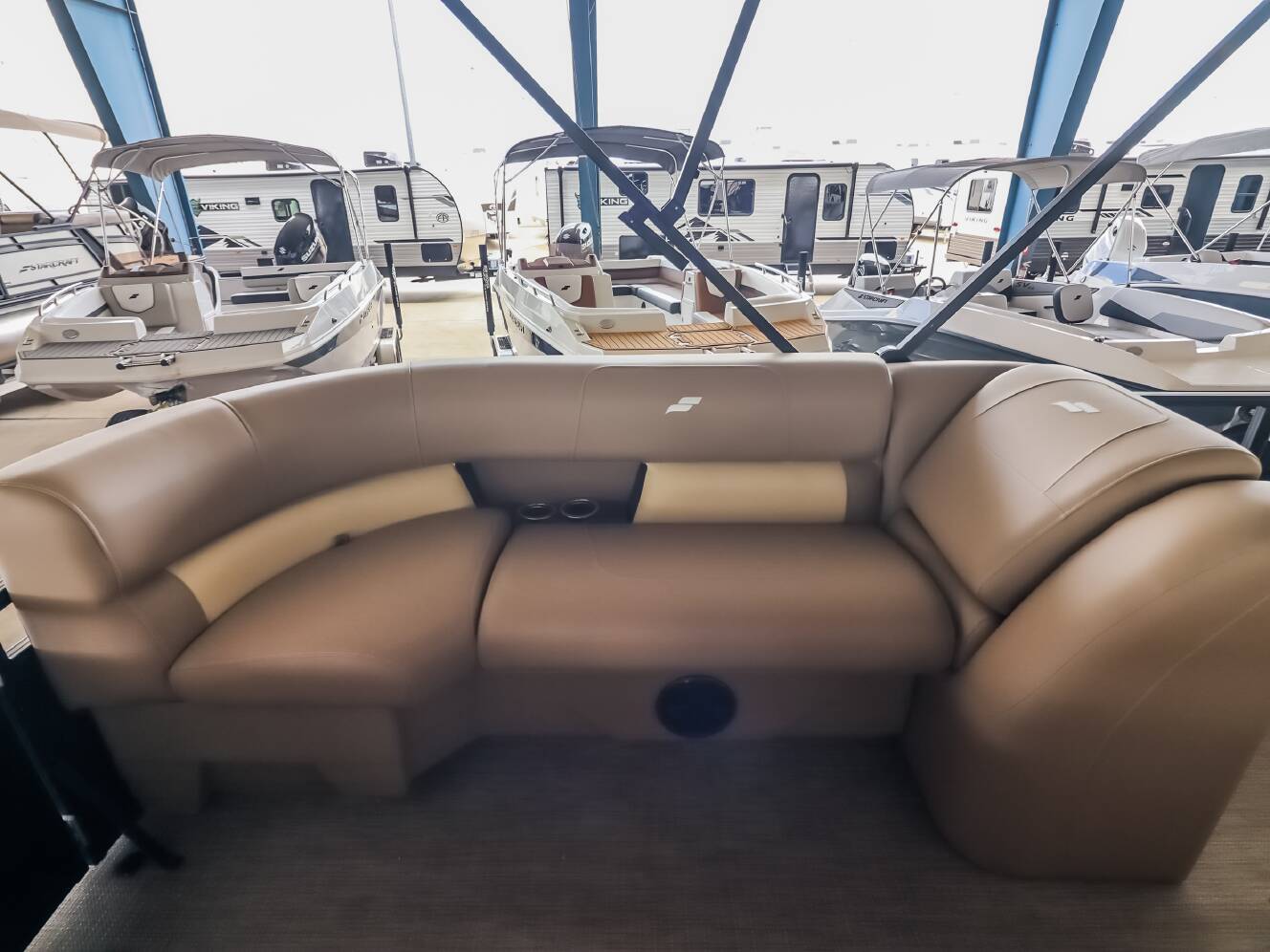A photo of this 2026 Starcraft LX
