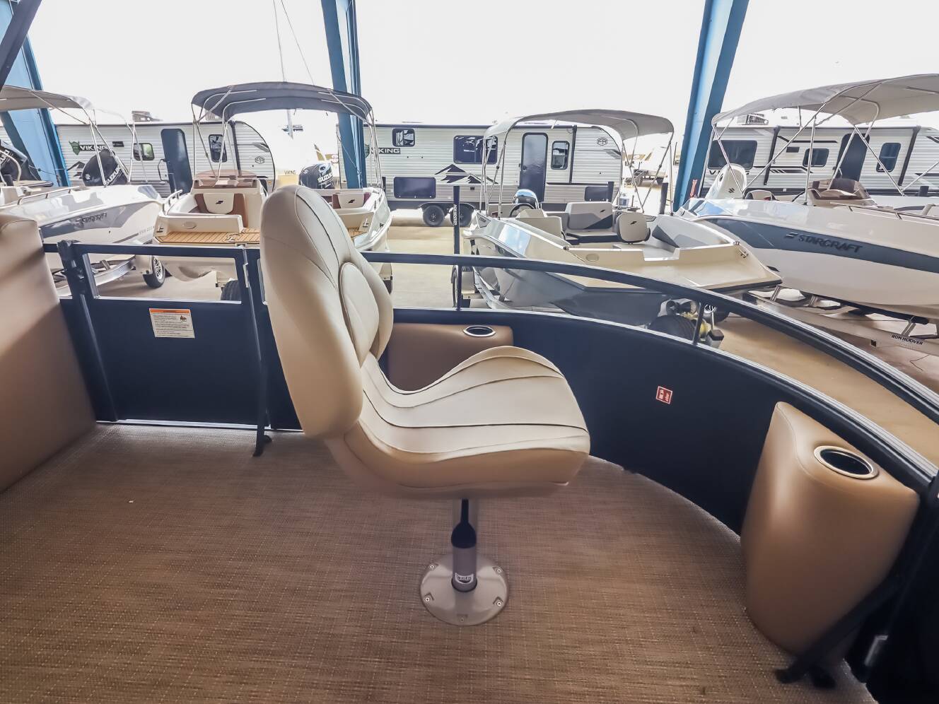 A photo of this 2026 Starcraft LX