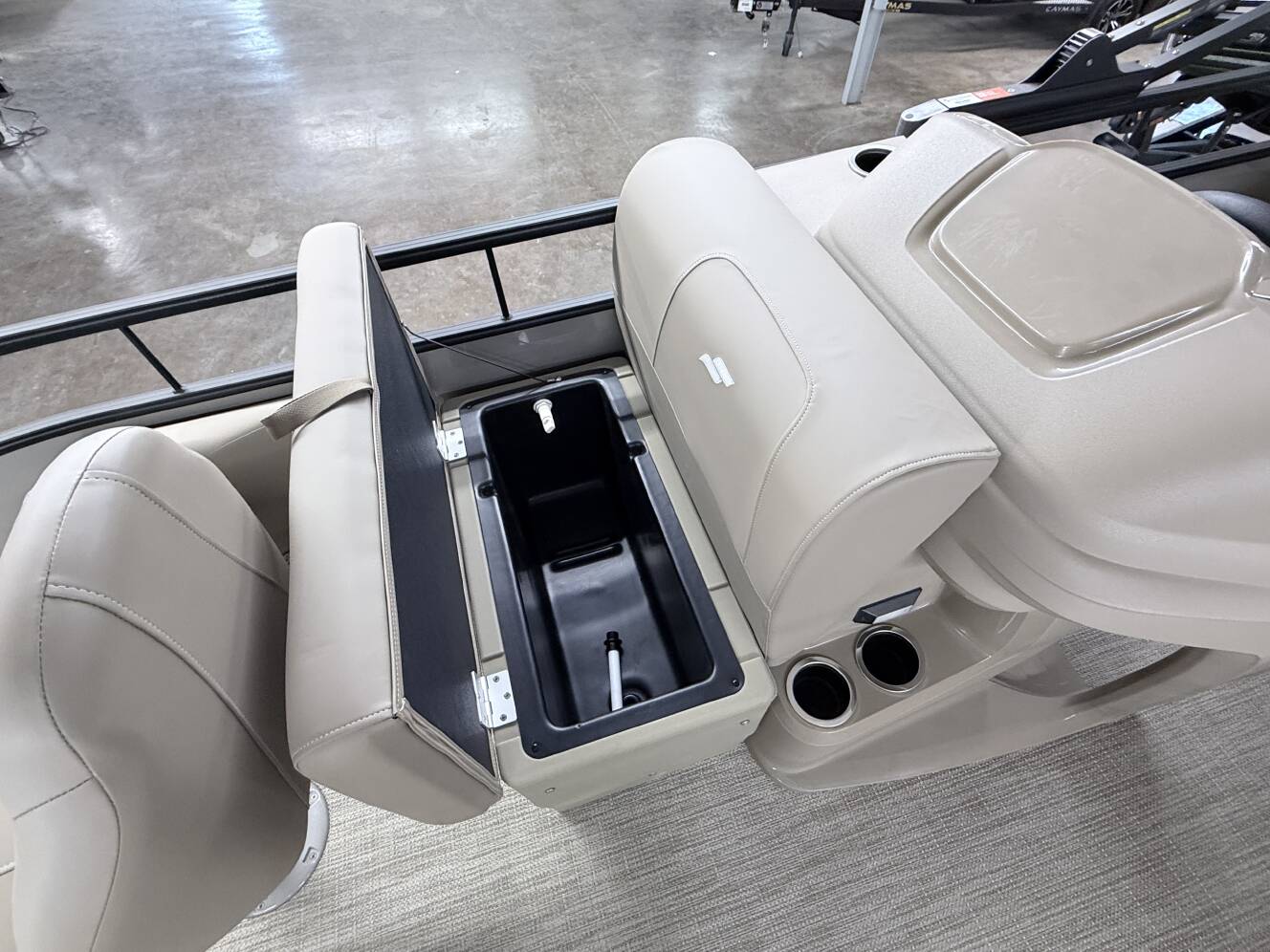 A photo of this 2026 Starcraft LX