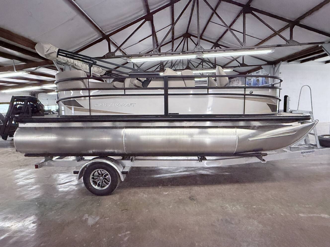 A photo of this 2026 Starcraft LX