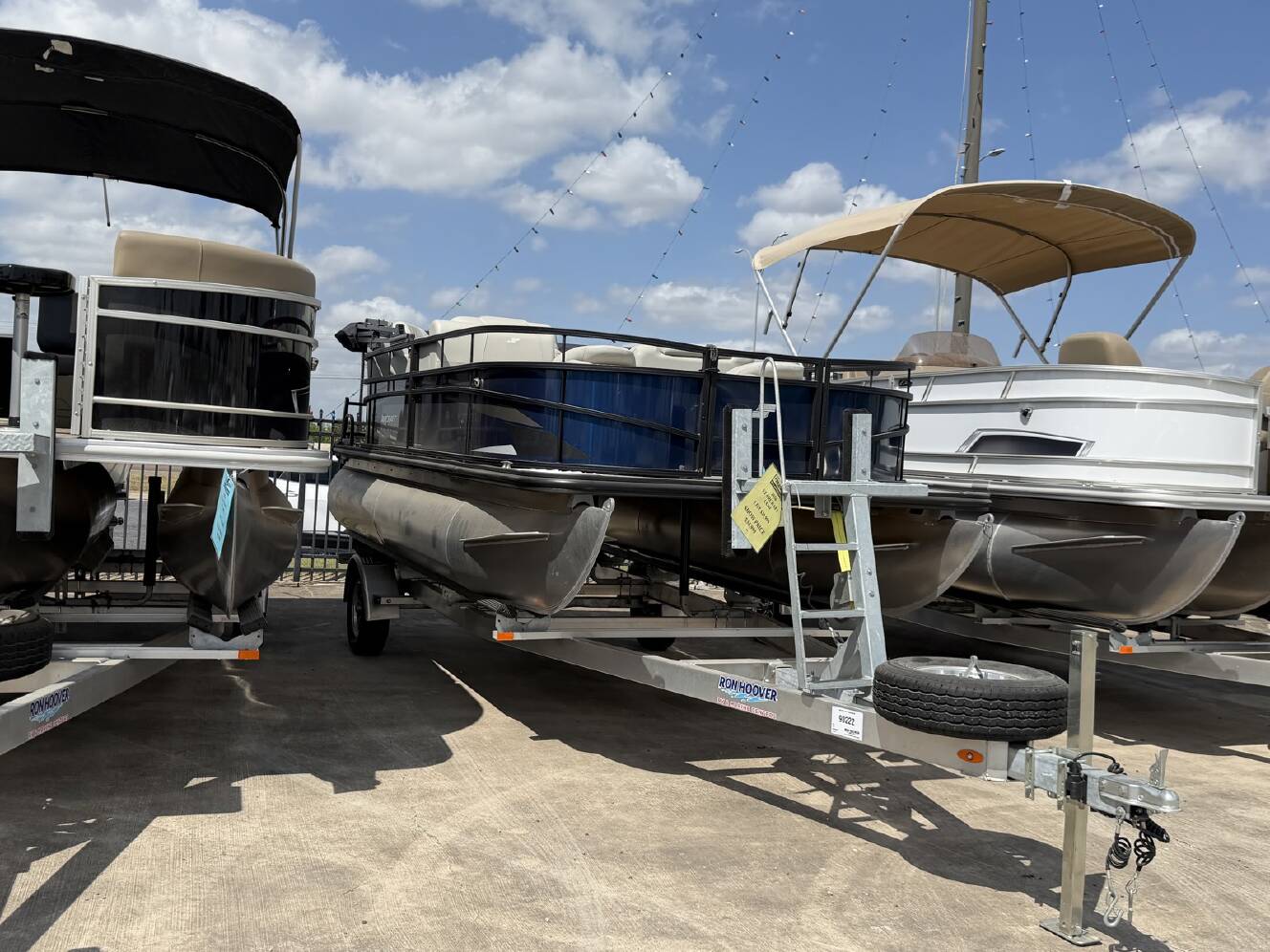 A photo of this 2026 Starcraft LX