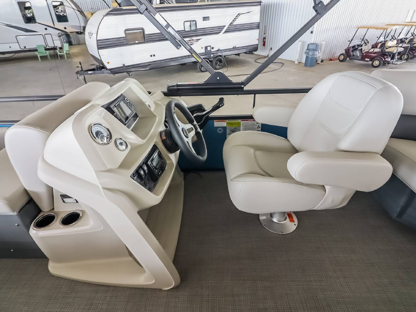 A photo of this 2026 Starcraft LX