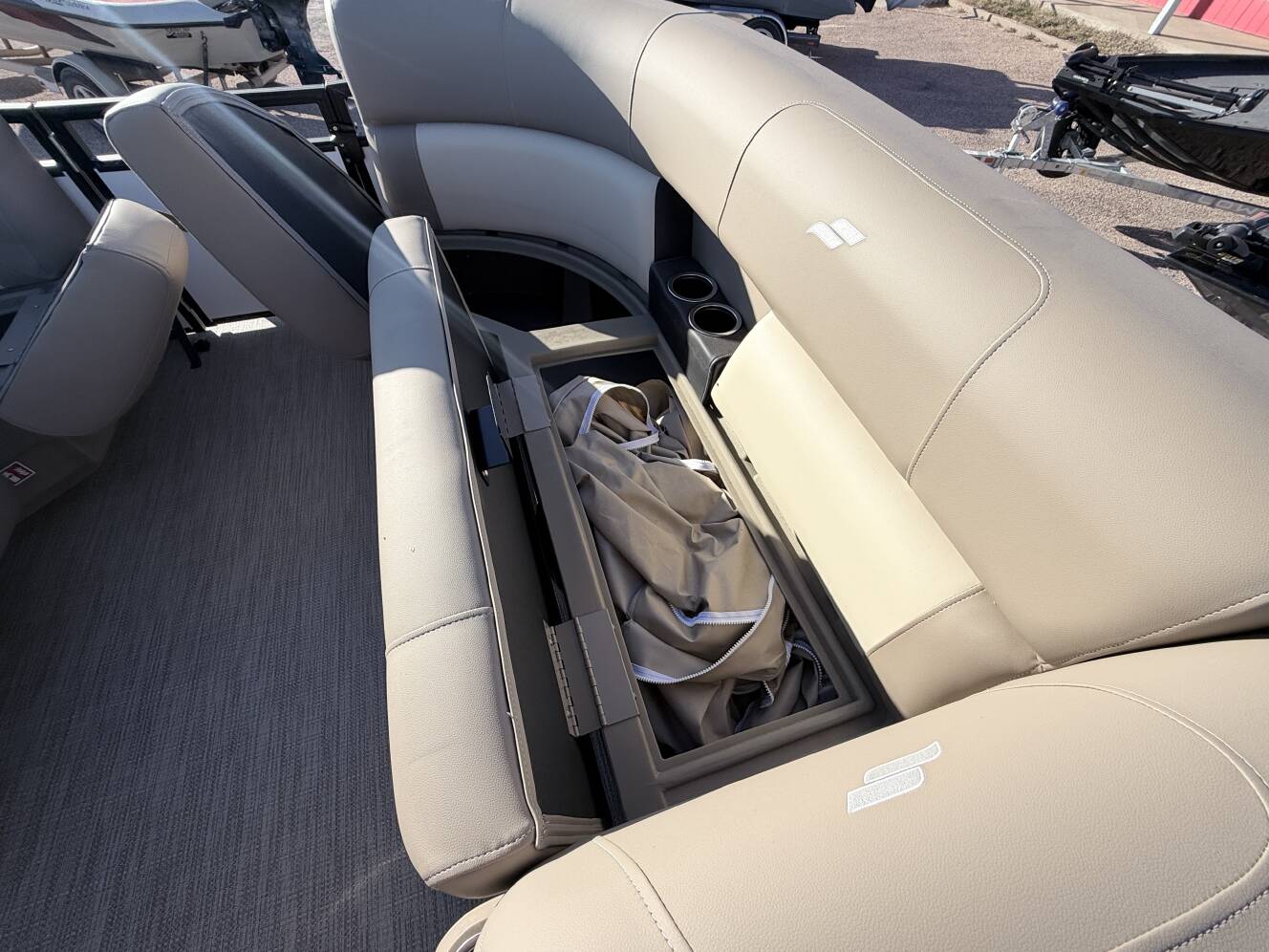 A photo of this 2026 Starcraft LX
