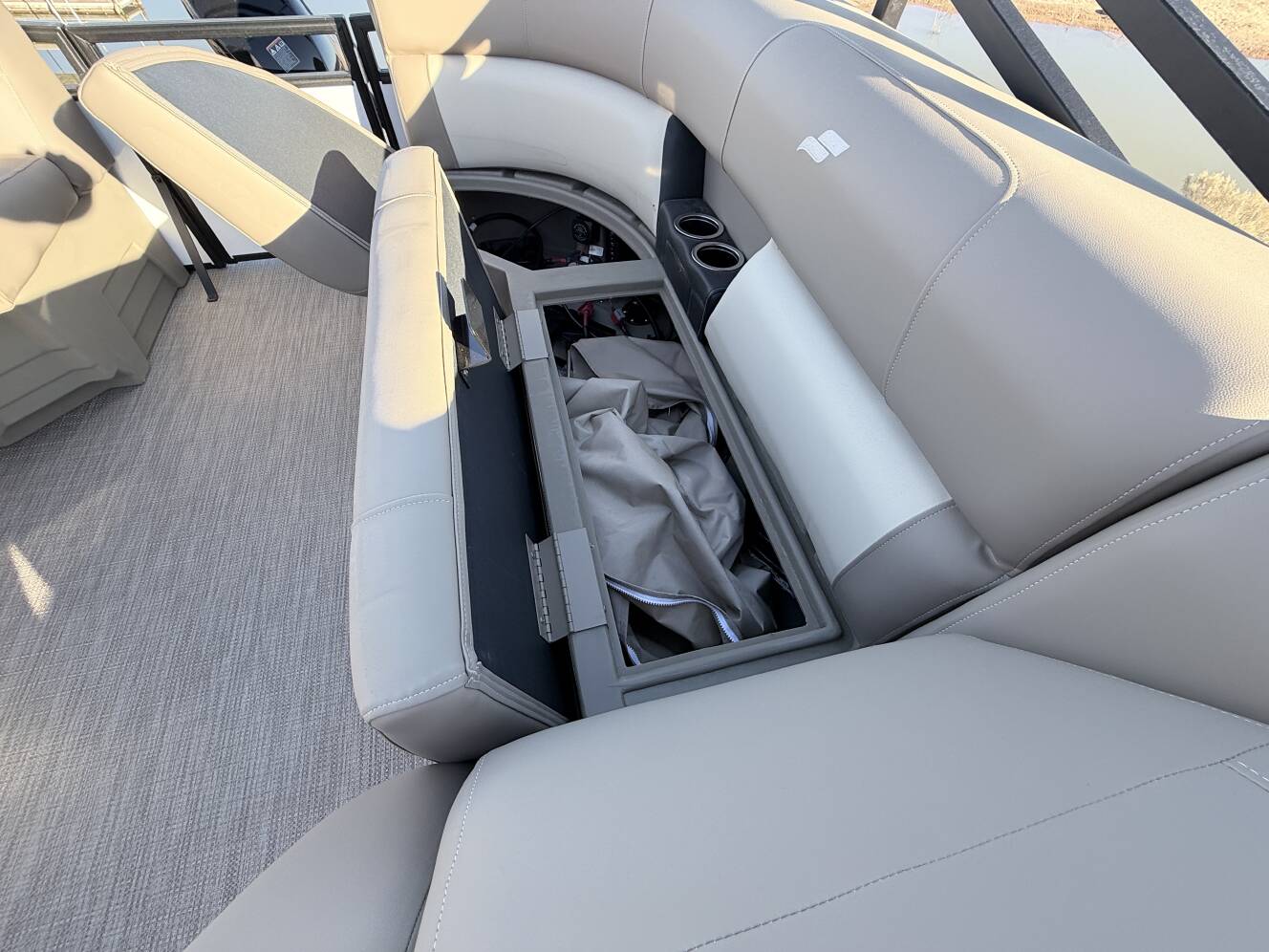 A photo of this 2026 Starcraft LX