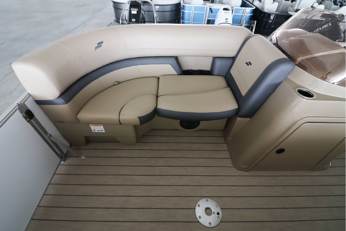 A photo of this 2026 Starcraft EX