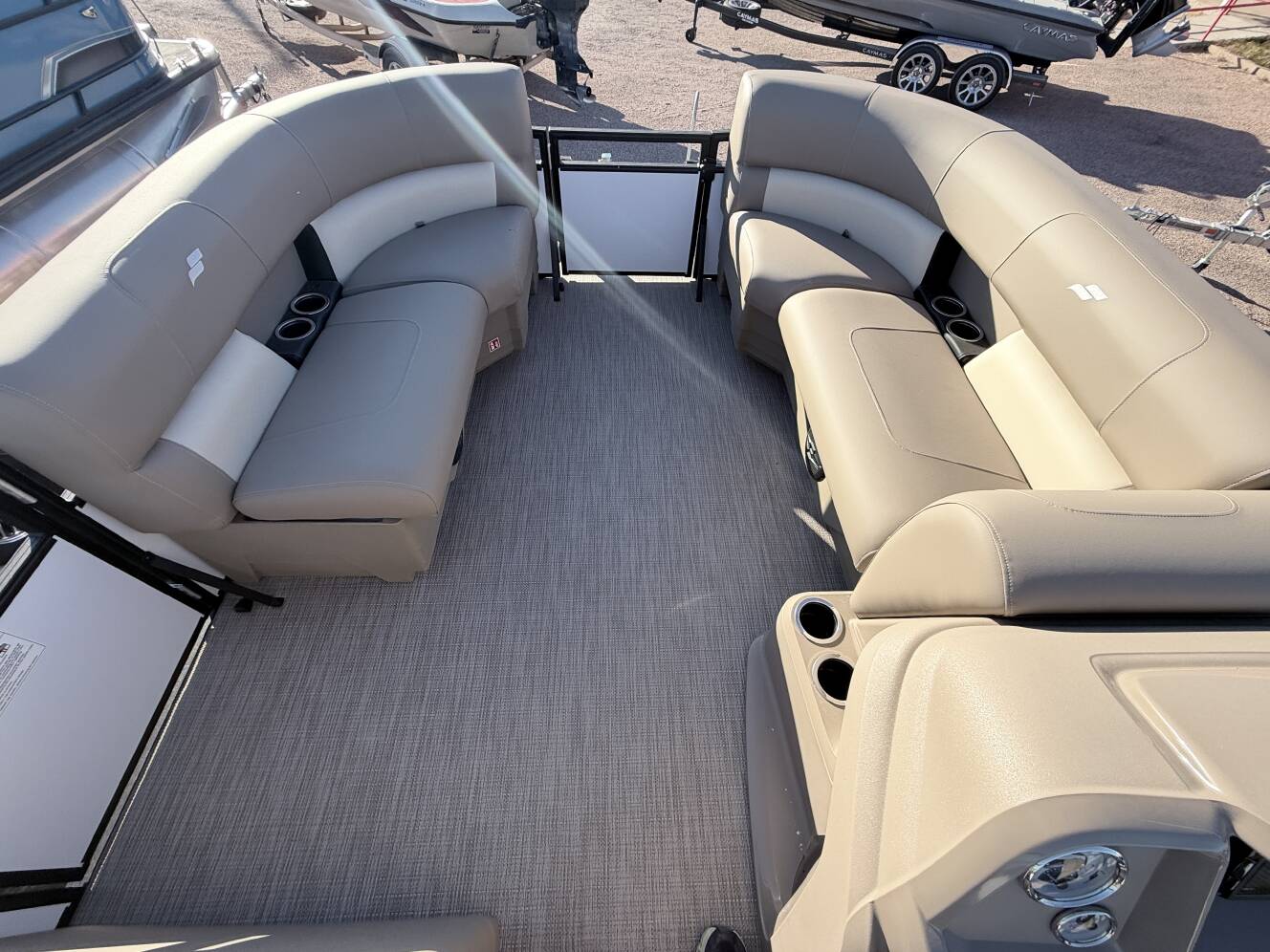 A photo of this 2026 Starcraft LX