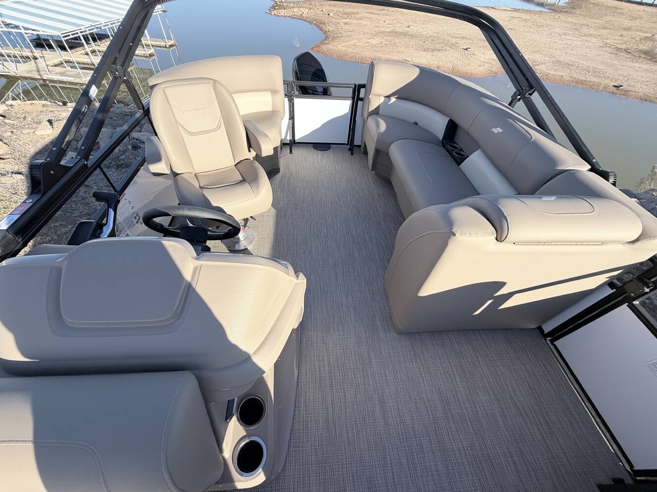 A photo of this 2026 Starcraft LX