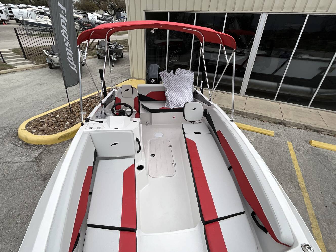 A photo of this 2026 Starcraft SV