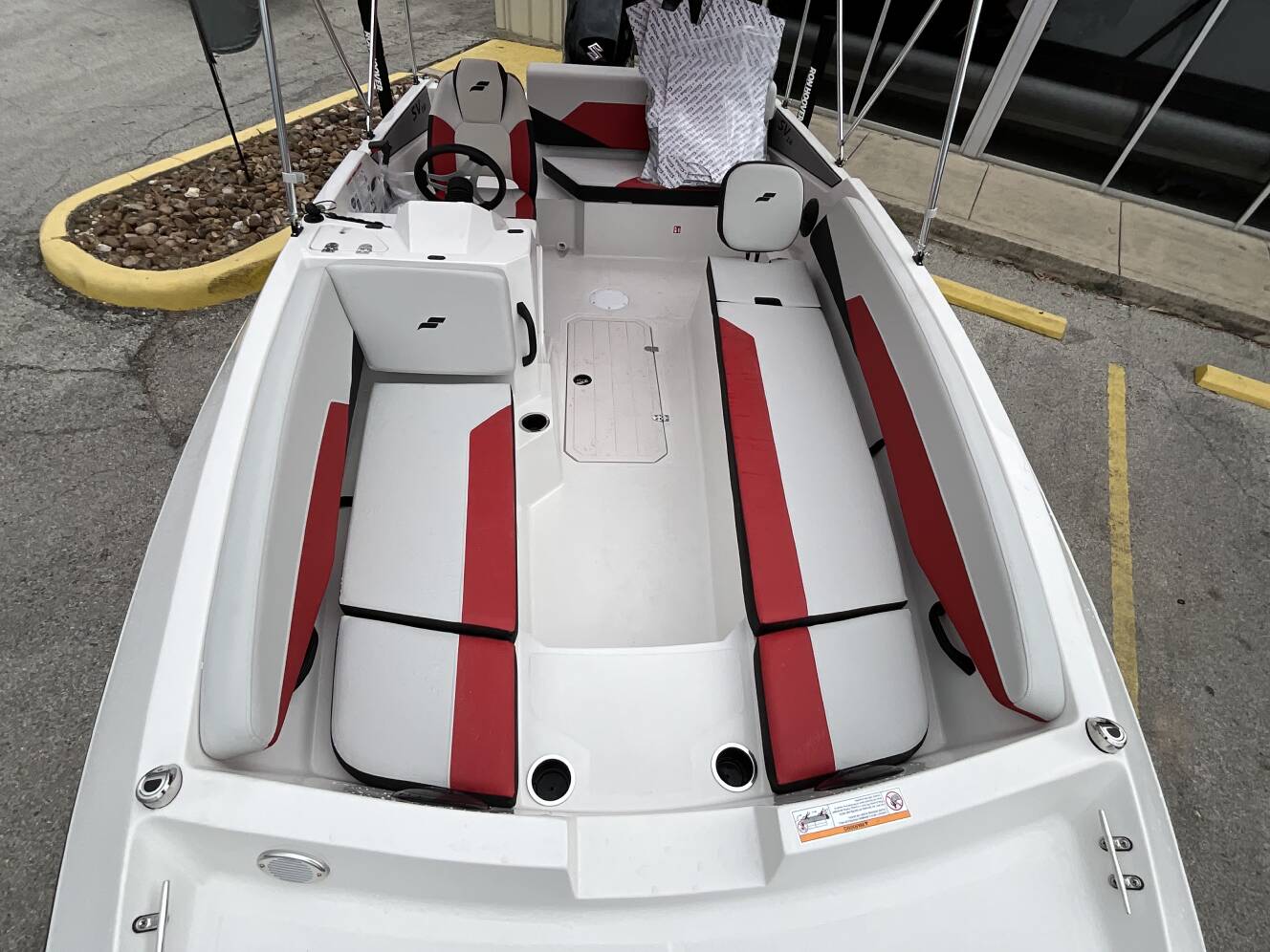 A photo of this 2026 Starcraft SV