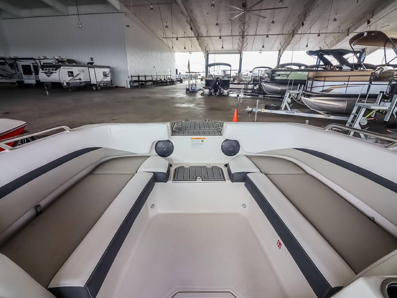 A photo of this 2026 Starcraft SVX