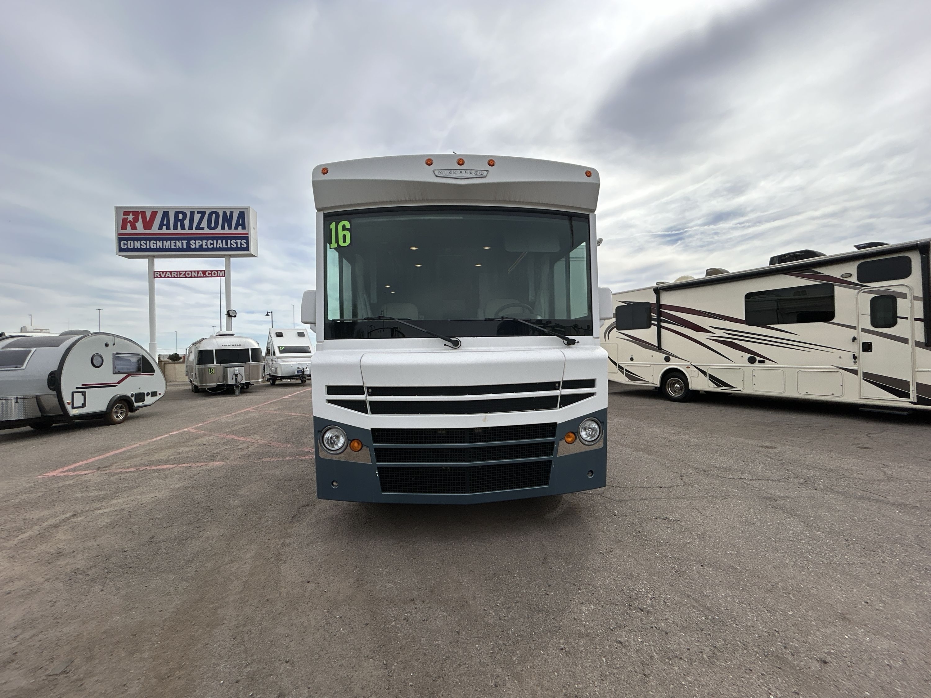 2016 Winnebago BRAVE 27B in el mirage AZ