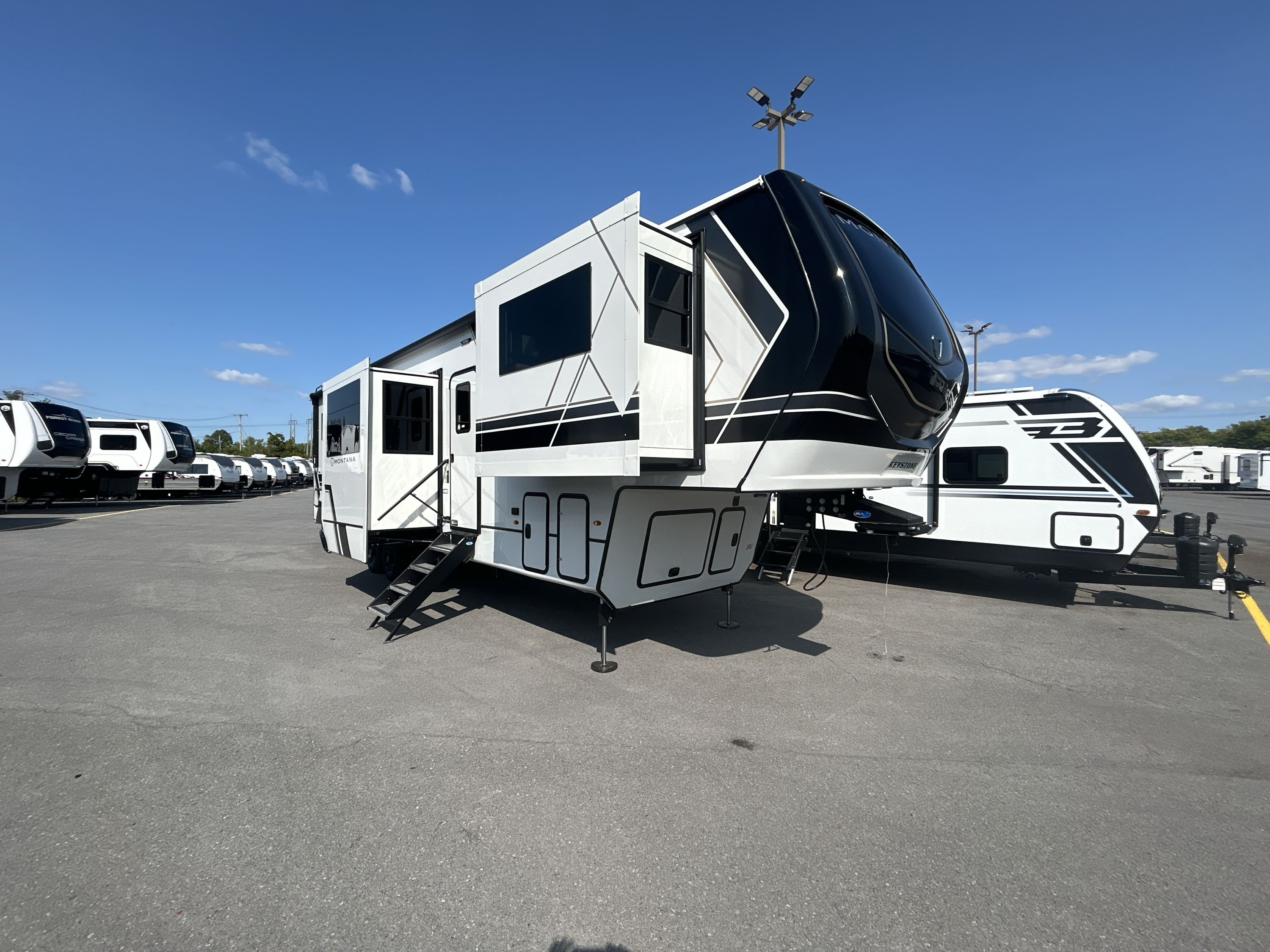 2026 Keystone MONTANA 3761FL in syracuse NY