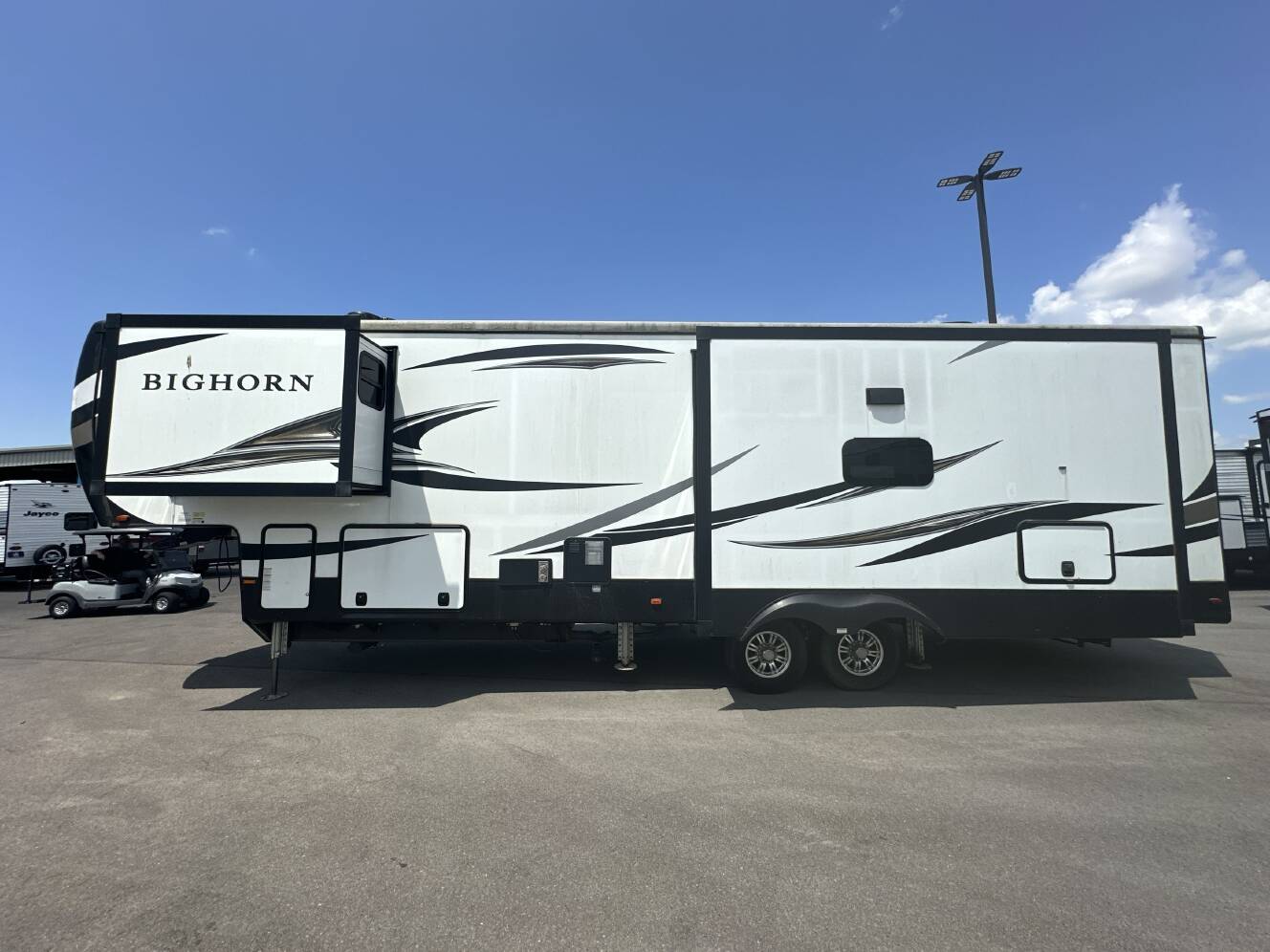 A photo of this 2021 Heartland BIGHORN 3120RK