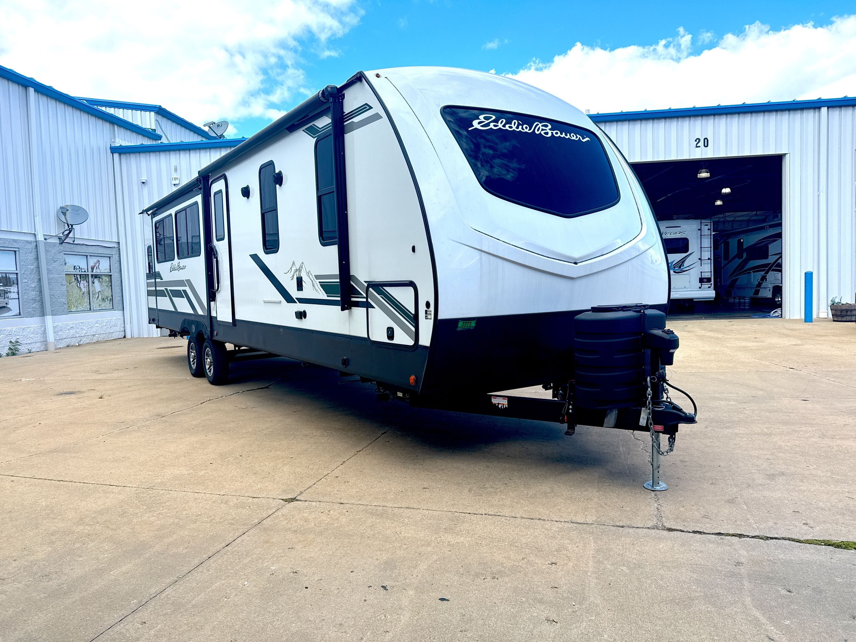 2024 Dutchmen EDDIE BAUER SIGNATURE 33RL in wauconda IL