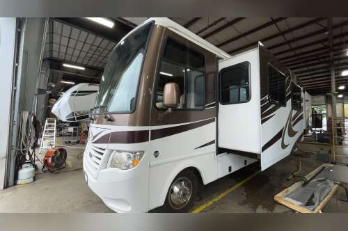 2014 Newmar BAY STAR 3306 in newport news VA