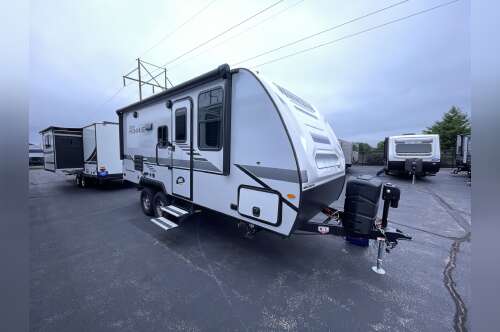 2022 Winnebago MICRO MINNIE FLX 2108FBS in rothschild WI