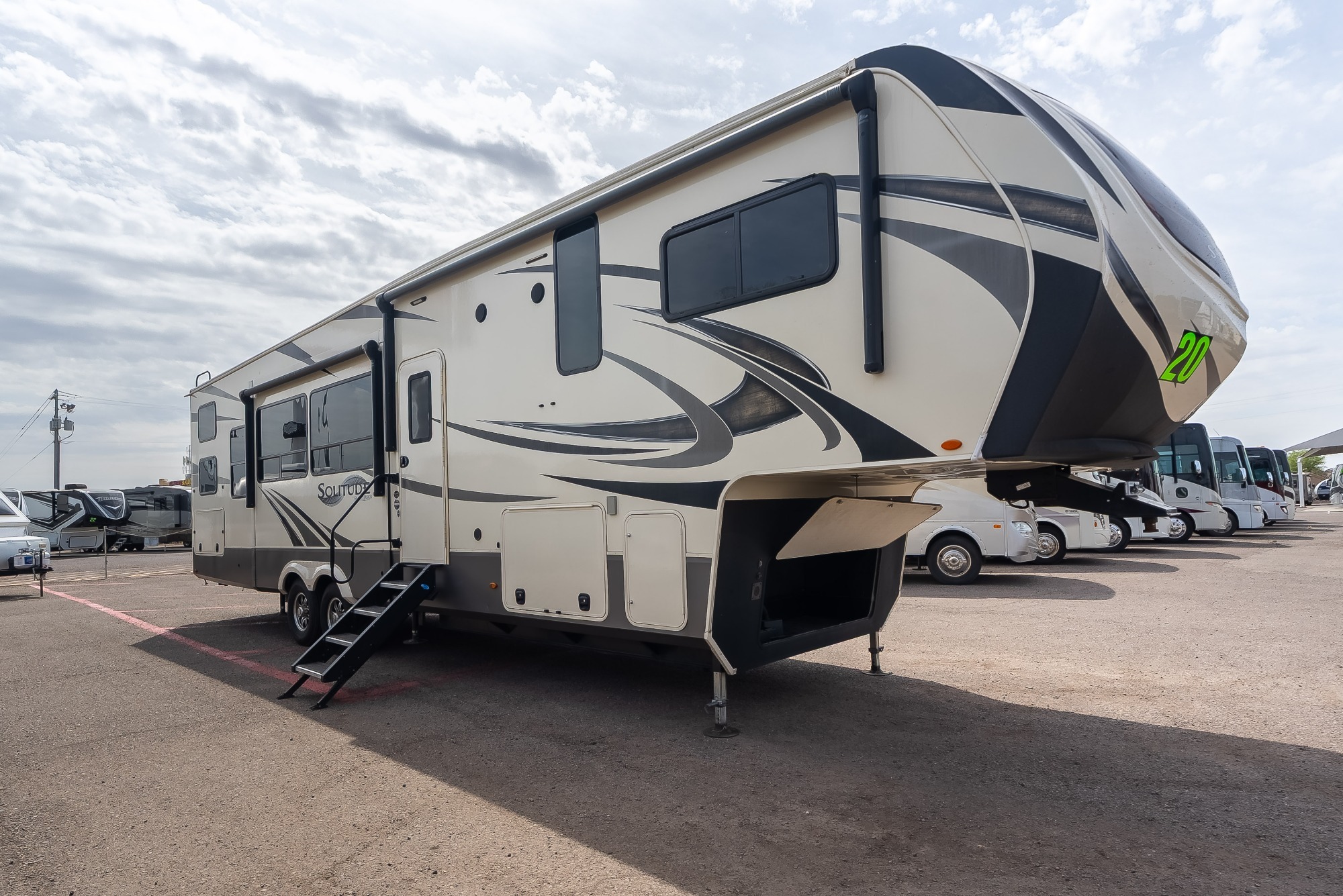 2020 Grand Design SOLITUDE S-CLASS 3550BH-R in el mirage AZ