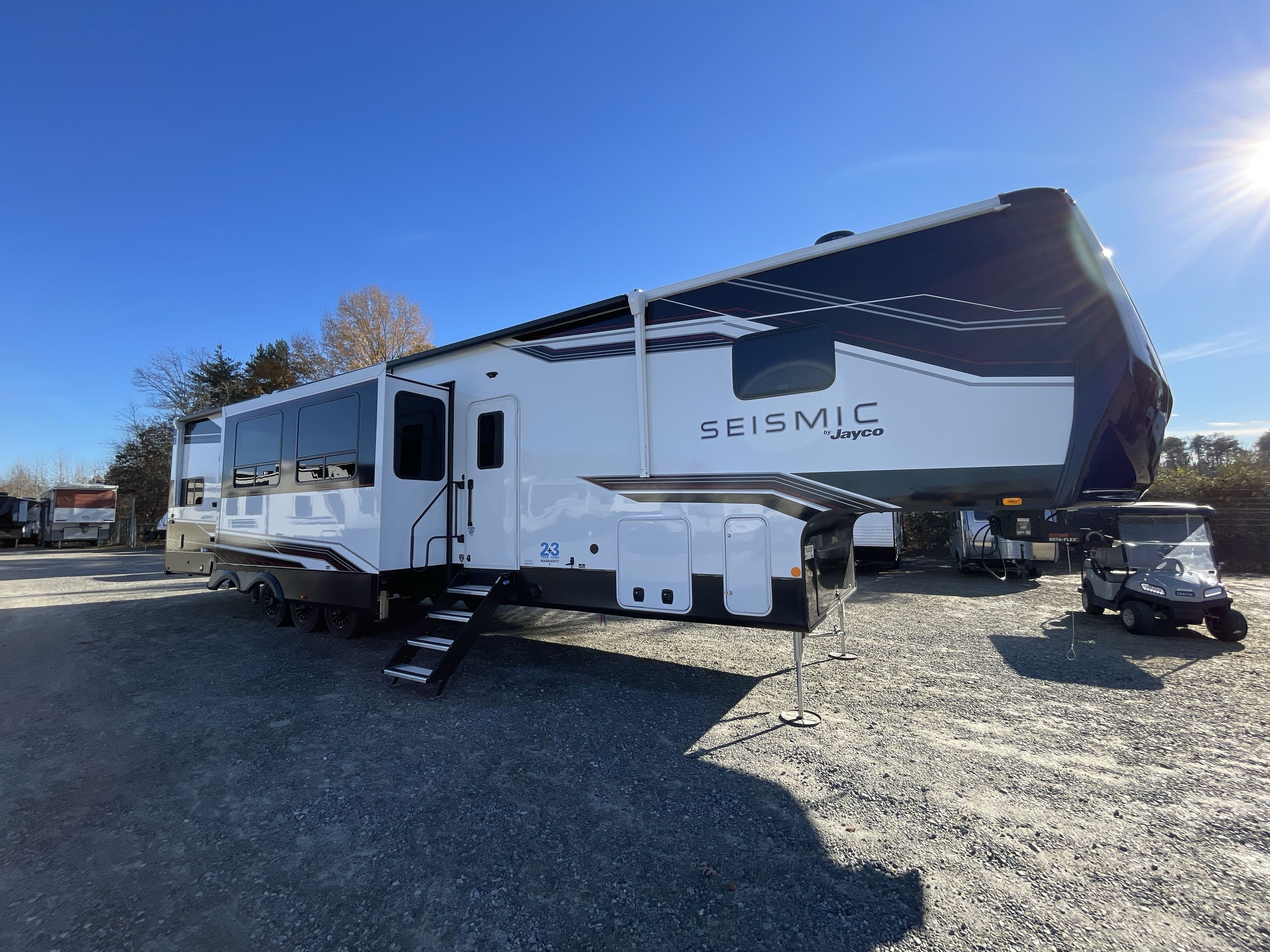 2026 Jayco SEISMIC 395 in thornburg VA