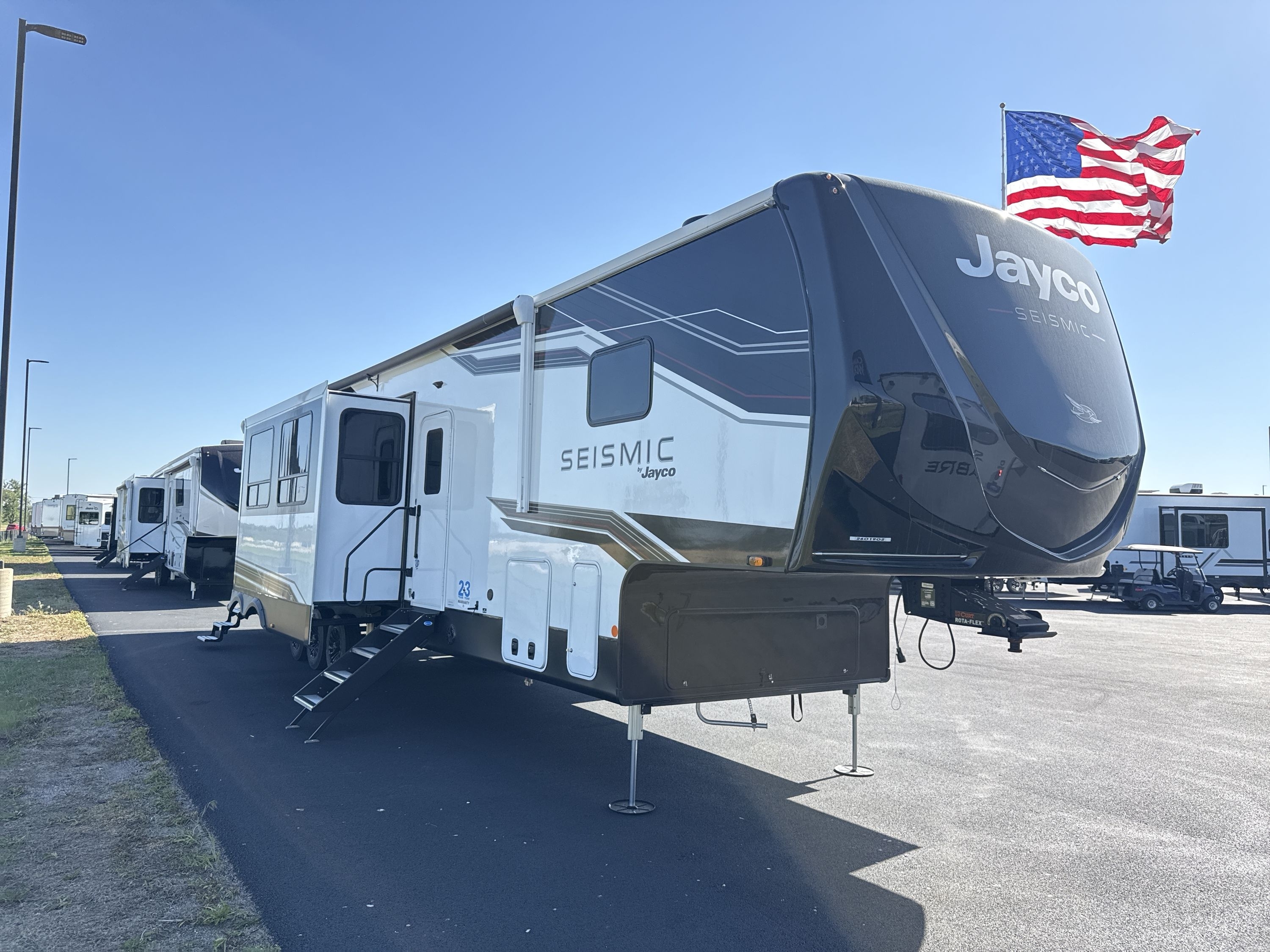 2026 Jayco SEISMIC 395 in roscoe IL