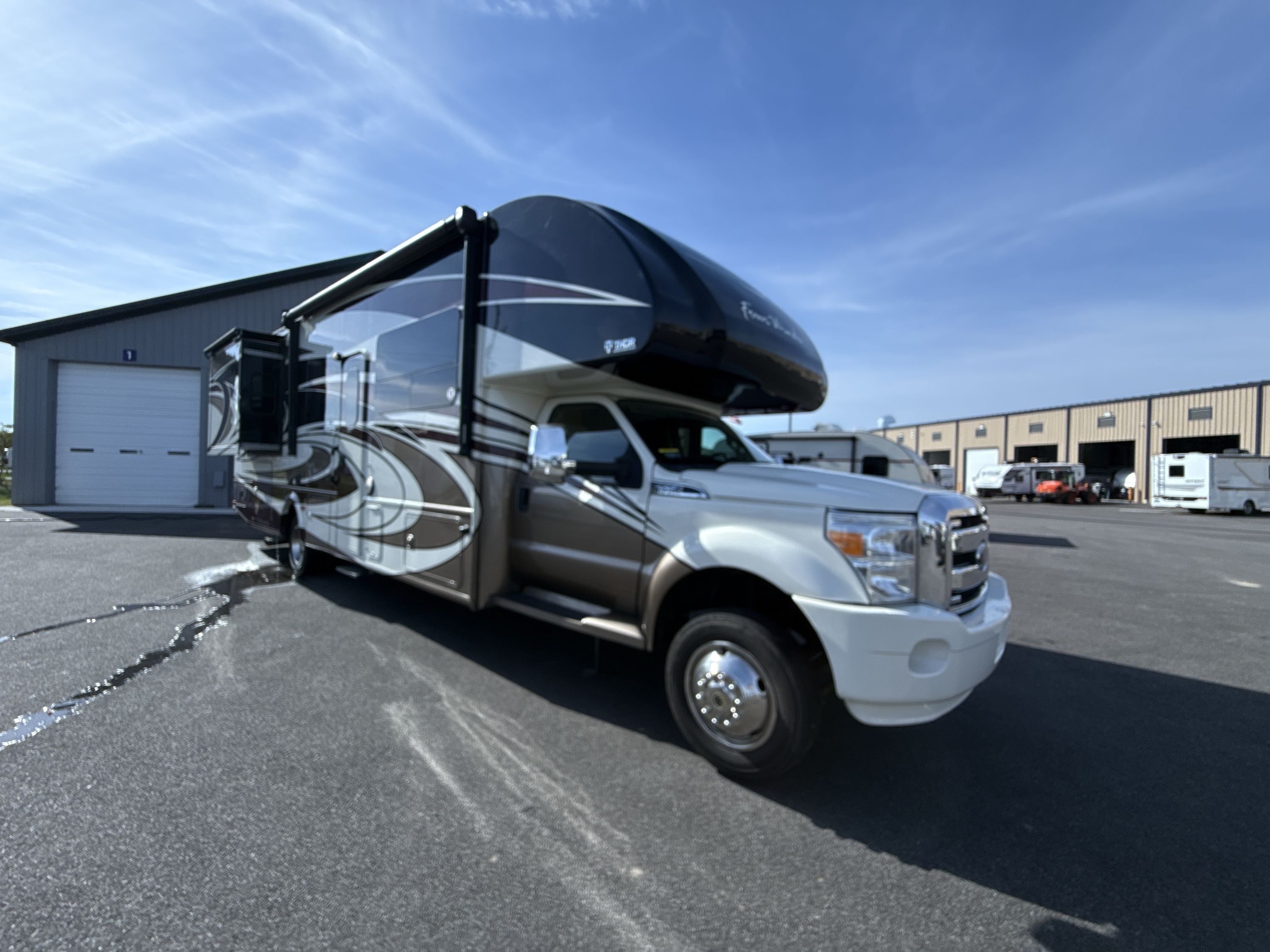 2016 Thor FOUR WINDS 35SF in elkhart IN