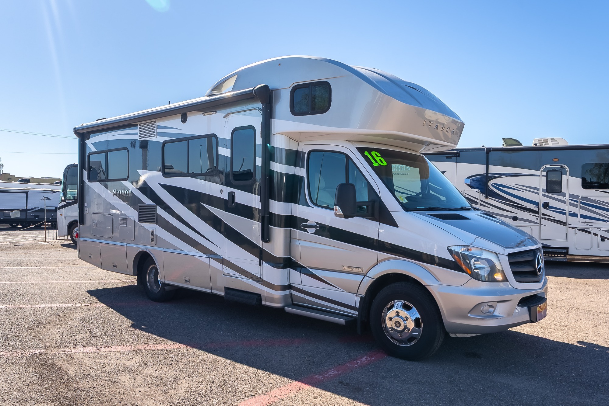 2016 Winnebago NAVION 24J in el mirage AZ
